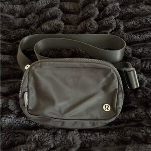 lululemon athletica Black Compact Crossbody Belt Bag